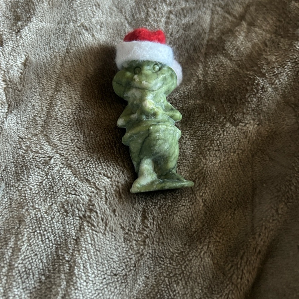 Green Grinch Jade Figurine with Santa Hat - Picture 3 of 3